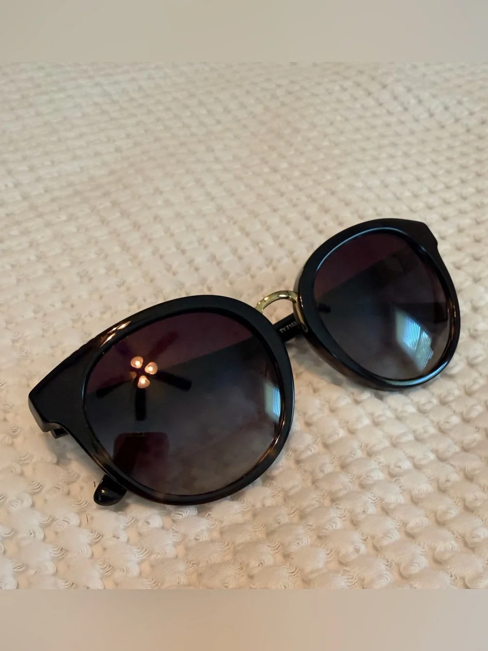 Tory Burch Black/Tortoise Shell Round Sunglasses with Gradient Polarized Lenses